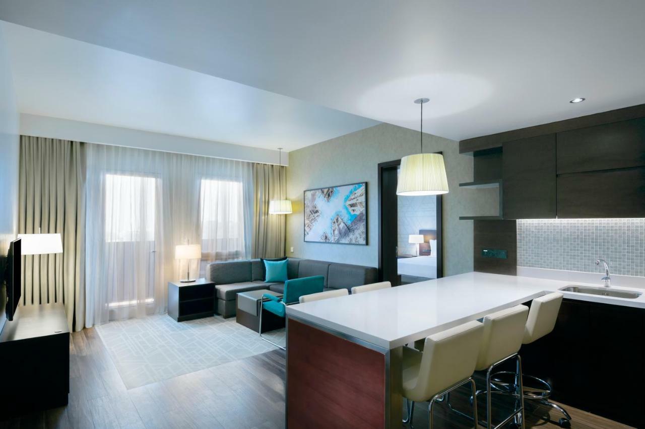 Hyatt Place Dubai Wasl District Residences Екстер'єр фото